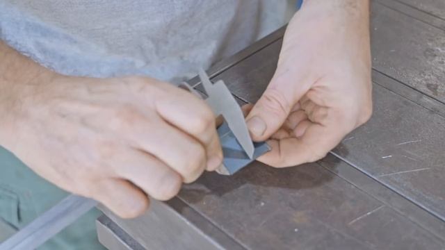 How to easily make Hinges - including the Jig - using Basic Tools смотреть онлайн