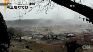 Япония. Люди бегут от цунами. Последствия