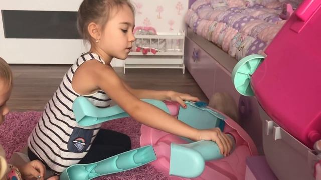 Мультик Барби Салон Красоты Делаем Прическу Видео Для Детей смотреть онлайн