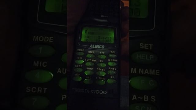 Приём КВ на ручной сканер Alinco DJ-X2000 и телескопическую антенну в городе. смотреть онлайн