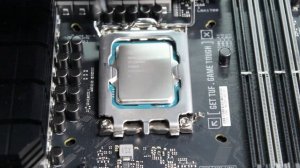 ASUS TUF Gaming Z790-PLUS WIFI unboxing & installing CPU, RAM and M.2 SSD