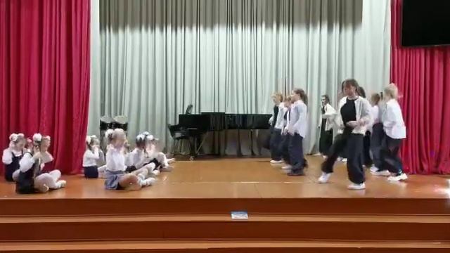 Эстрадный танец «Первоклашка»