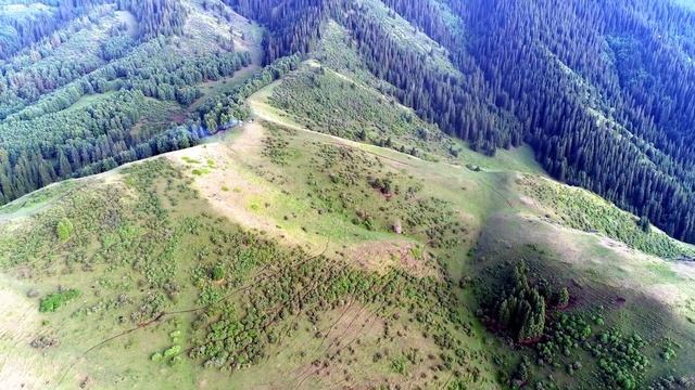 Наши горы . Алма-атинская область , где-то на границе с Китаем! смотреть онлайн