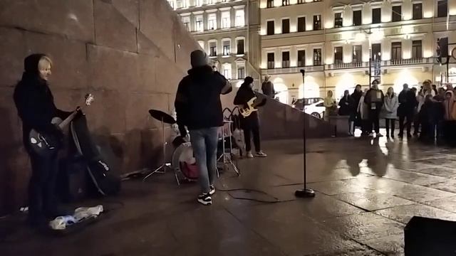 УЛИЧНЫЕ МУЗЫКАНТЫ СПб,Глеб Васильев и гр.Шумные Соседи(4)01.11.23. смотреть онлайн