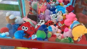 Достаем игрушки с игрового автомата№5 #хватайка