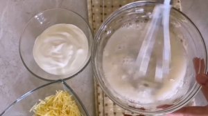 ВКУСНЕЙШИЕ СОЧНЫЕ КУРИНЫЕ КОТЛЕТКИ В СМЕТАННОМ СОУСЕ В ДУХОВКЕ/ Быстрый рецепт из простых продуктов