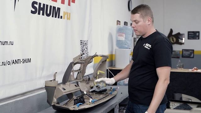 Разобрали старый внедорожник | Почему надо было делать антикор и шумоизоляцию сразу смотреть онлайн