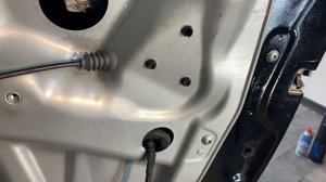 Як зняти скло передньої дверки Mercedes ML/ Как снять стекло передней двери Мерседес МЛ