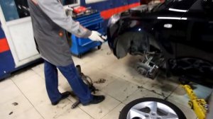 KIA CEED 2009 г бензин 1,6 литра АКПП пробег 120тыс. ТО 120. Замена передних амортизаторов.