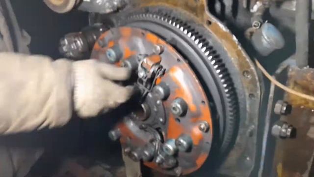 Причины пробуксовки сцепления, при замене диска, самое основоне, корзина, маховик, трактор, смотреть онлайн