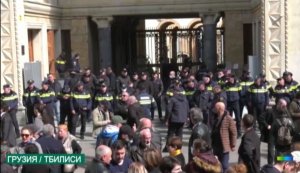 Масштабные акции протеста в Грузии постепенно сошли на нет.