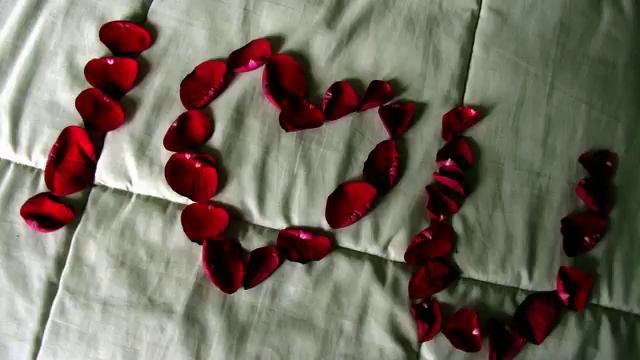 Музыка в ванной комнате. Новинка просто ах! Вы должны... смотреть онлайн