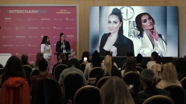 Сравнение подходов к выполнению перманентного макияжа клиентам 20 и 40 лет смотреть онлайн