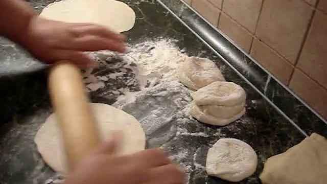 Домашние хлопоты Кыстыбый (татарские пирожки с картошкой)