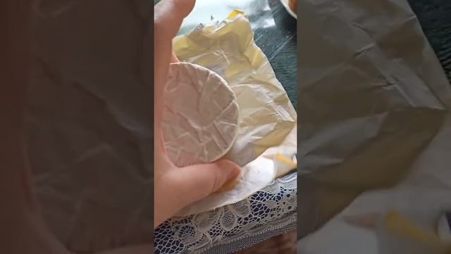 Юлька спец по сырам 😄 смотреть онлайн