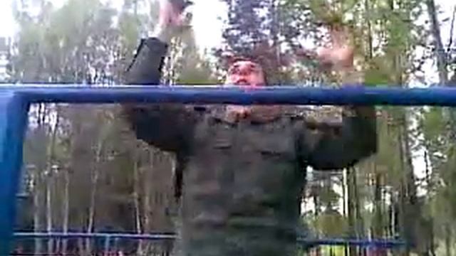 Подтягивание с хлопком,на турнике! смотреть онлайн