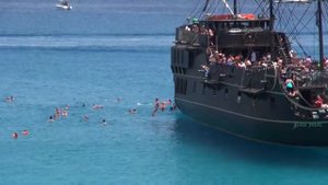 Пиратский корабль Черная Жемчужина в Айа Напе