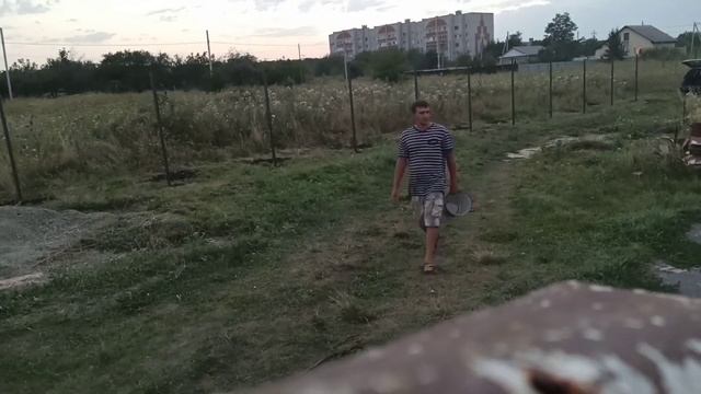 Постройка забора продолжается. Строим забор всей семьёй. Строим забор. Стройка своими руками смотреть онлайн