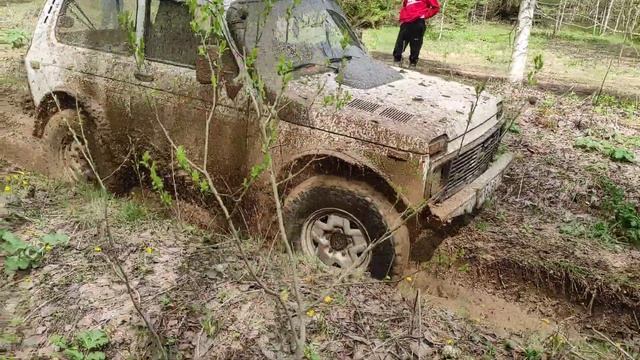 Все прелести независимой подвески автомобиля "НИВА"-"YoжиК" в "лесовозной" колее... комфорсер cf300 смотреть онлайн