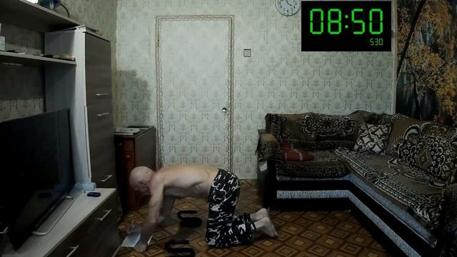 W-12. 298 очень глубоких отжиманий на стоялках. 4 круга по 12 сетов от 12 к 1, и от 1 к 12. смотреть онлайн