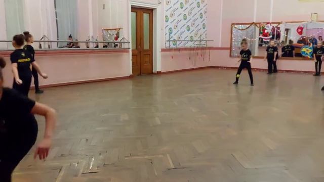 Открытый урок в танцевальном коллективе. Дети 6-9 лет. Общая физическая подготовка для танцоров