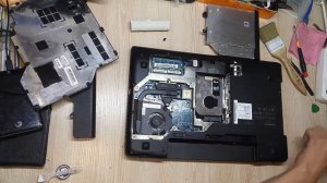 Lenovo z570 как разобрать\ lenovo z570 как достать материнку \ lenovo z570 разборка