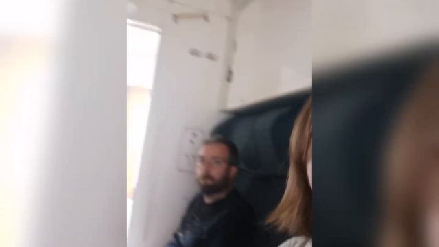 На поезде из Тбилиси в Кутаиси// Июнь 2023// Нюанс – цена 8 лари и купе и сидячие! Как повезёт вам? смотреть онлайн