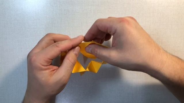 Как сделать футбольный мяч из бумаги. Origami DIY. How to make a paper soccer ball DIY. Бумажный мя