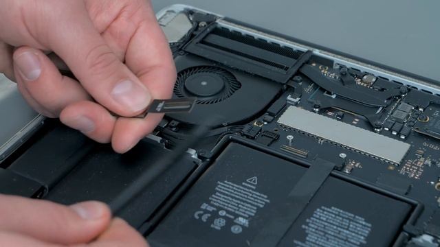 Macbook Pro A1502 I/O board kabel (Late 2013 - Early 2015) vervangen - Fixje.nl смотреть онлайн