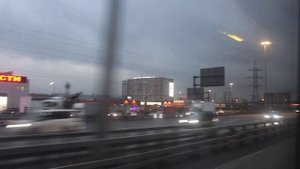 Въезжаем из области в Москву и едем по Ярославскому шоссе вечером до метро "ВДНХ" на ГолАЗ-622810