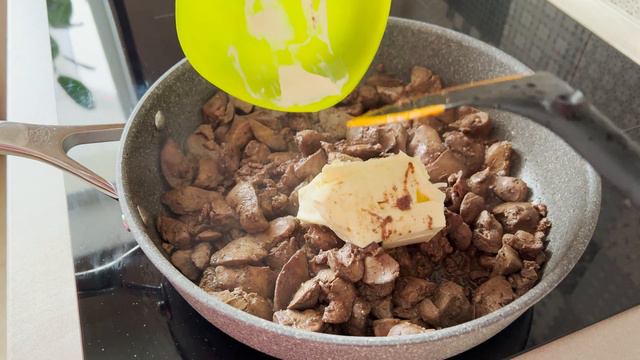 Найпростіший паштет із курячої печінки