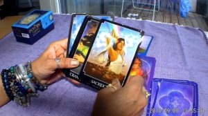 ✨✨✨The Psychic Tarot Oracle Deck Walk Review. Tap into your Intuition.