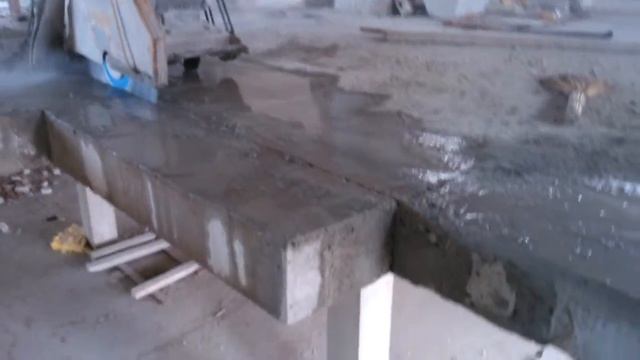 Как отрезать монолитную плиту армирование.+7 919 439 83 77 смотреть онлайн