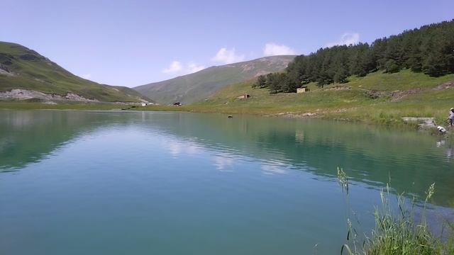 Очень красивое высокогорное озеро Кезеной-ам