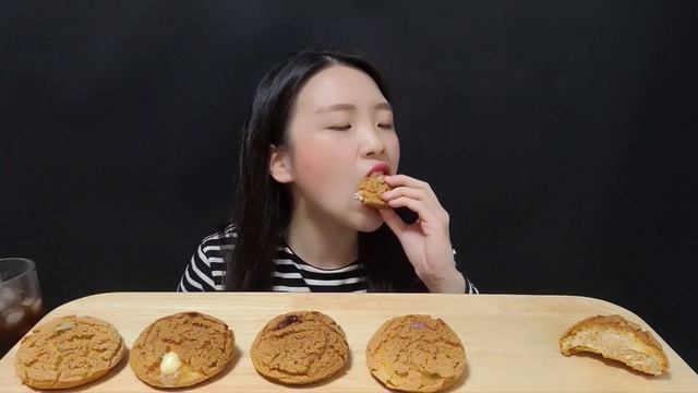 리얼 바삭! 크림 가득 쿠키슈 "리꼬비" Cream Bread&Dessert MUKBANG 오리지널 초코 블루베리 리꼬슈 디저트 먹방
