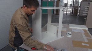 Сборка тумбы подвесной с распашными дверями