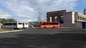 Кострома. Автобусы ПАТП-3: КАвЗ-4270 (#501), ЛиАЗ-5256 (#395) и ПАЗ-3204; жд вокзал на реконструкции