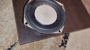 понижение резонансной частоты 4 дюймового динамика