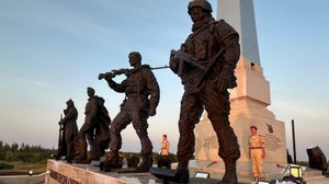 В Луганске открыли обновленный мемориальный комплекс «Острая могила»