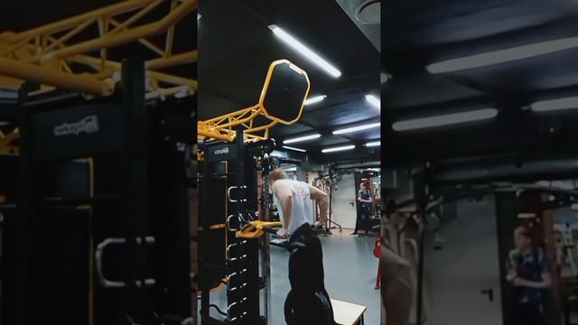 DIPS +70KG | ОТЖИМАНИЯ НА БРУСЬЯХ +70КГ смотреть онлайн