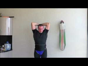 Упражнения на руки с резиновыми петлями