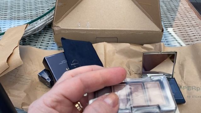 CLE DE PEAU Тени 305 и консилер - свотчи смотреть онлайн