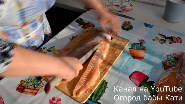РАЗДЕЛКА РЫБЫ НА ФИЛЕ! КАК РАЗДЕЛАТЬ РЫБУ! ЛОСОСЬ!