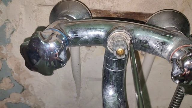 Ремонт дивертора (переключатель душа) на смесителе SWES. смотреть онлайн