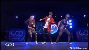 Микс) девушка и два парня не реально танцуют!