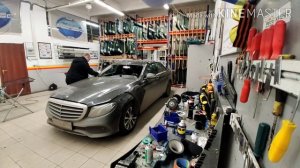 Замена лобового стекла на Mercedes W213. Заемна автостекол в Москве.