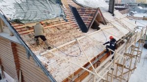 Зимний монтаж обожженной осиновой дранки. Современный кровельный пирог под деревянную черепицу.