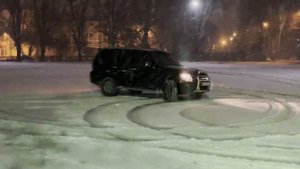 Паджеро 4 3.0 V6 дрифт в снег. На полном и заднем приводе