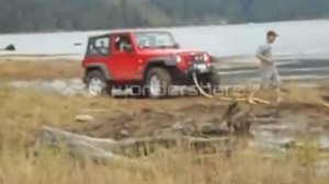 '92 Ford Bronco Gets Stuck in the Water @ Stave Lake - (Vancouver, B.C.)