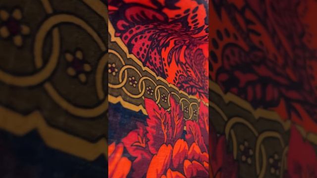 Многоцветный платок из уплотненной шерстяной ткани с шелковой бахромой "Зрелый возраст" смотреть онлайн